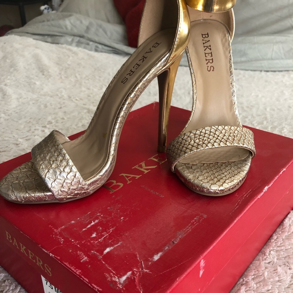 Bakers Mollen Gold Ankle Strap Sandals